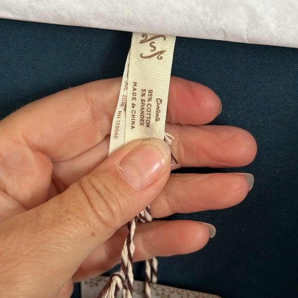 Matilda Jane Reunion Wrap Dress NWT. Sz small - Picture 4 of 4